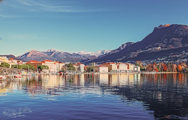 swiss-mountain-village-and-lake