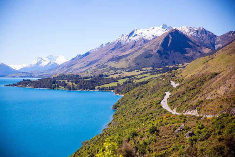 lake-and-mountain-view-in-new-zealand