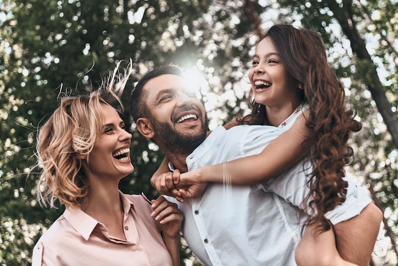 happy-family-laughing