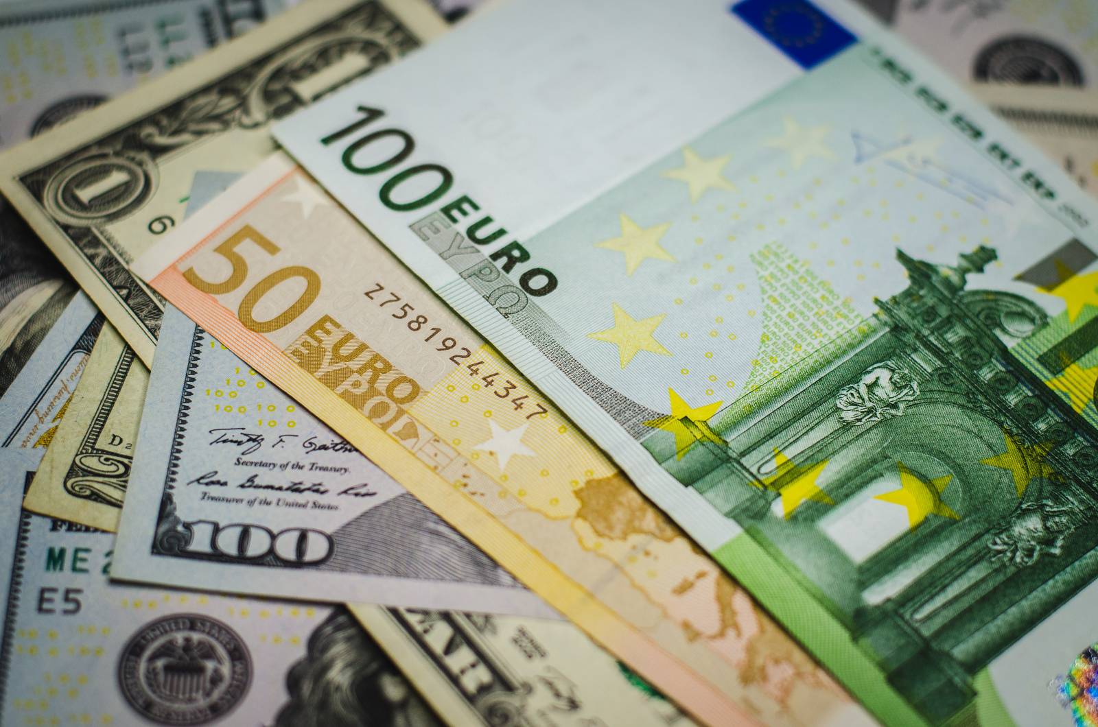 Americans splash the cash in Europe